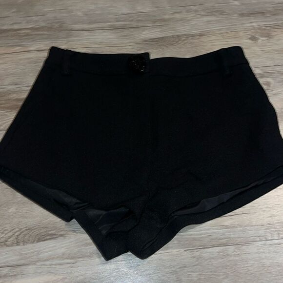 Fashion Nova shorts - Picture 1 of 4